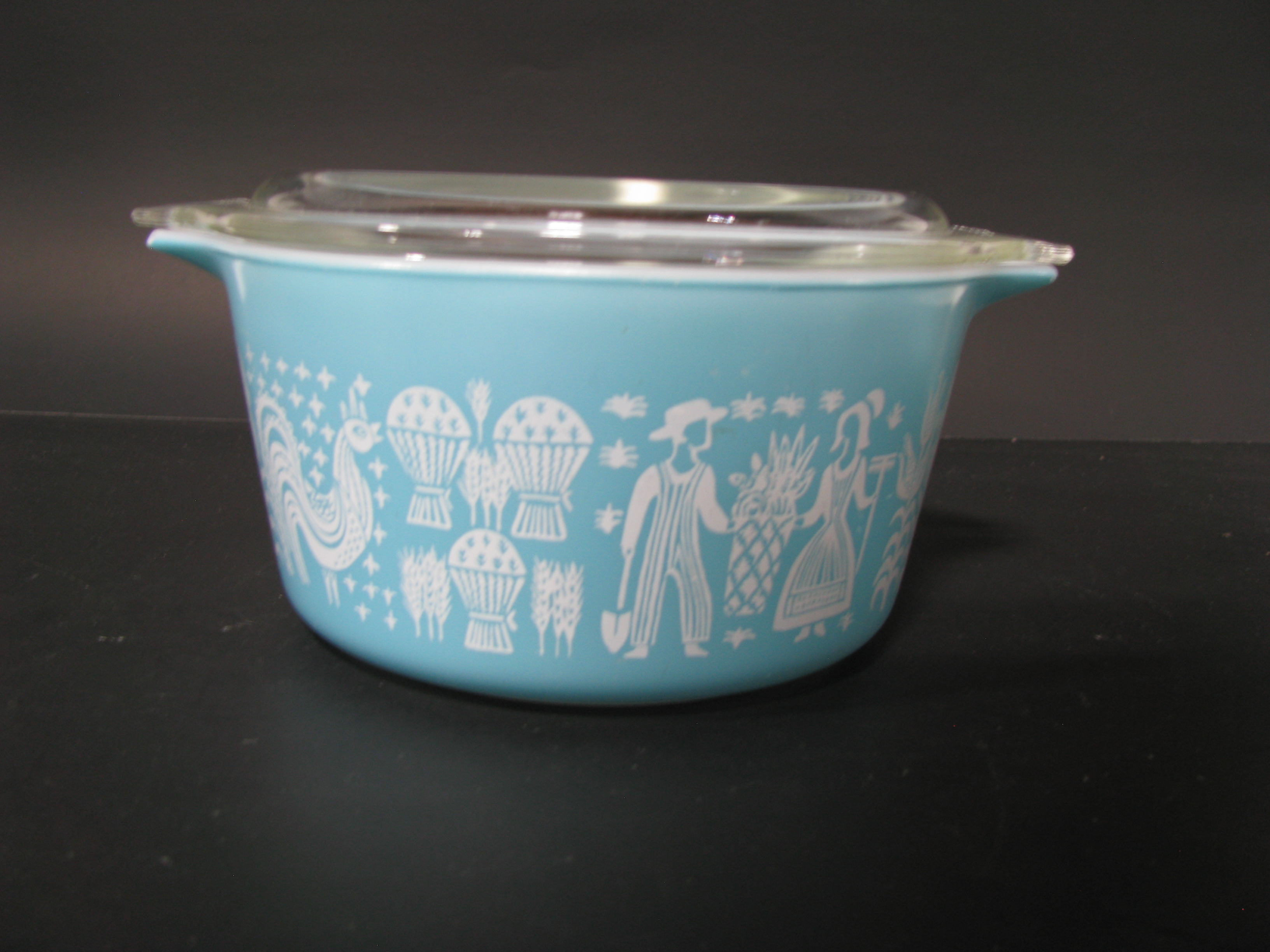 Pyrex Amish Butter Print 473 1qt White on Turquoise