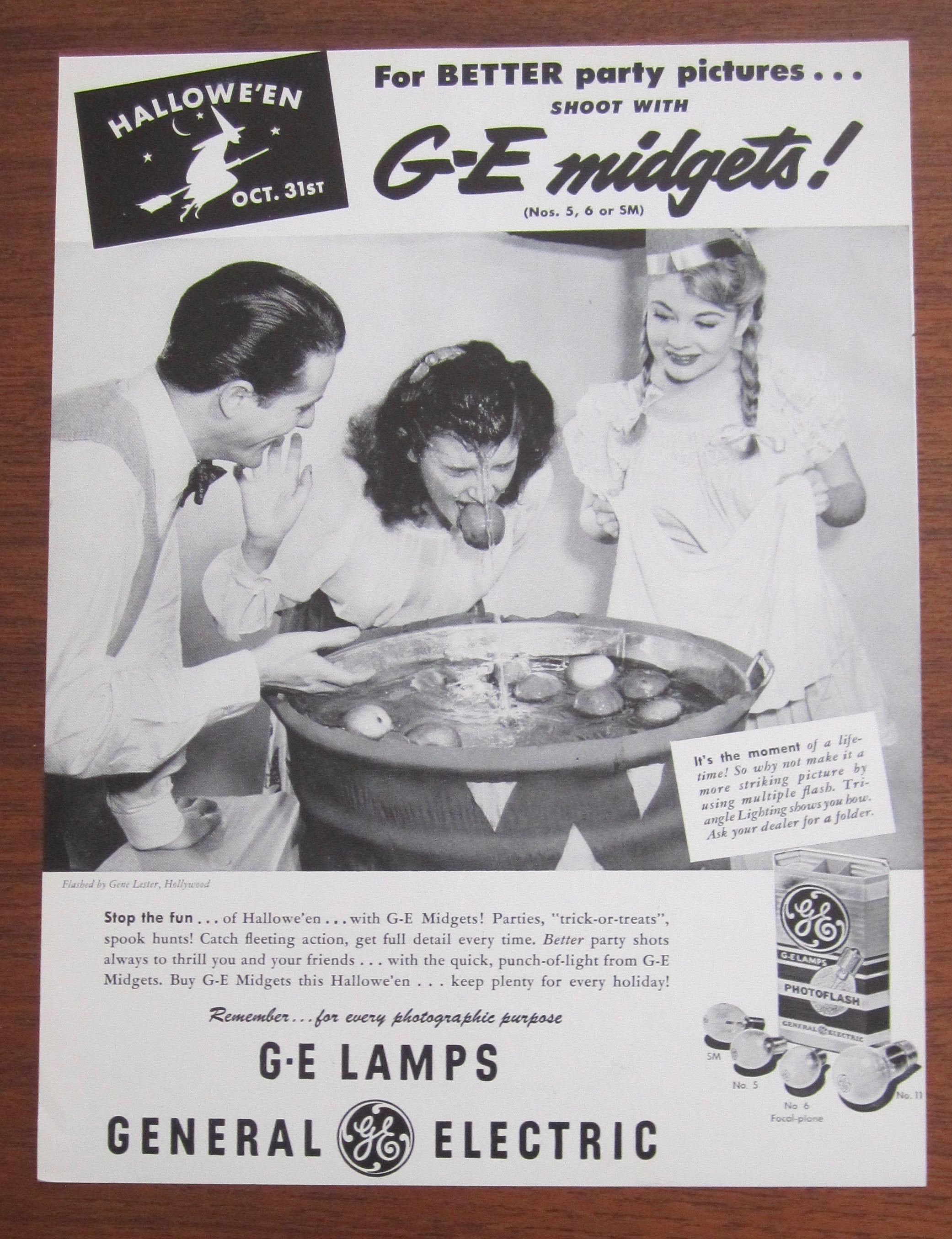 1949 General Electric Midgets w/Woman Bobbing For Apple