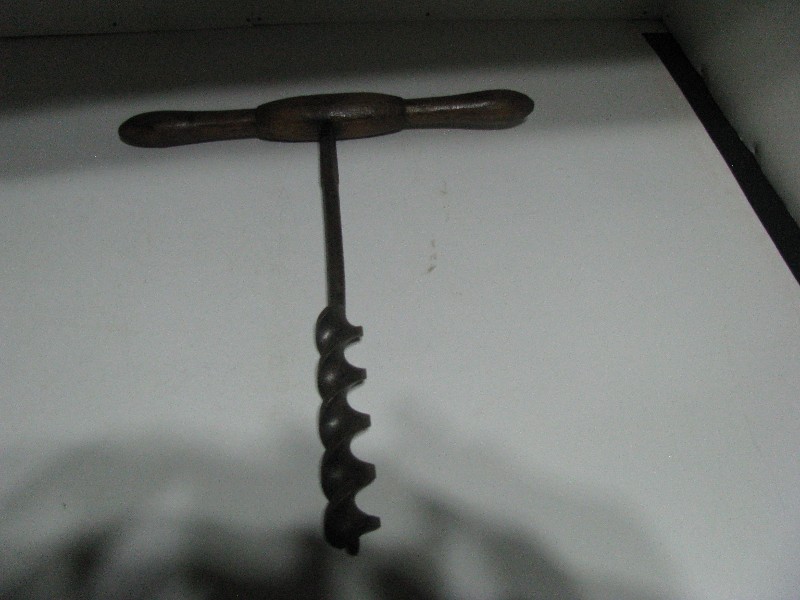 Antique T-Handle Wood Boring Auger - Vintage Hand Drill Tool