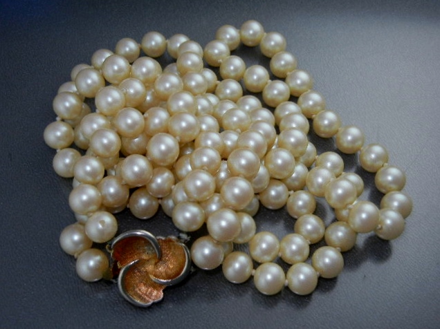 Pearl Necklace 2 Rows Goldtone Clasp