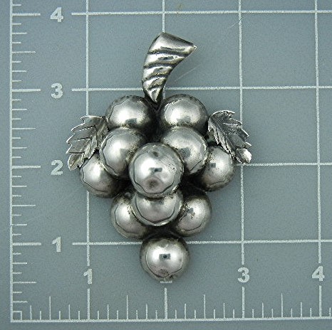 Brooch Silver Made in Mexico Grapes Pin/Brooch