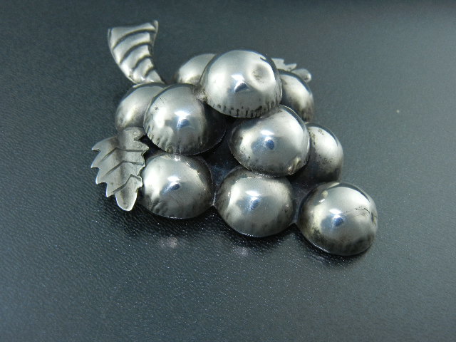 Brooch Silver Made in Mexico Grapes Pin/Brooch