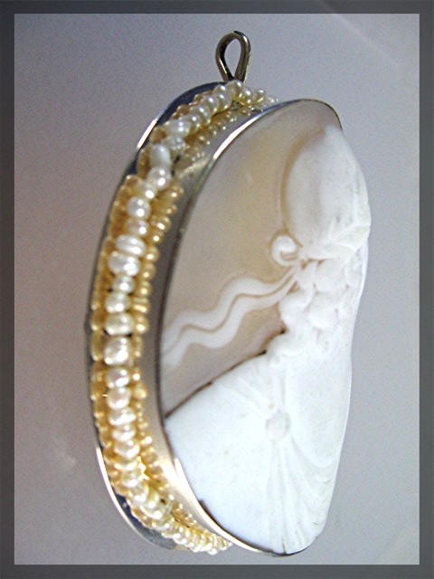 14K Gold Shell Cameo  Seed Pearls Brooch