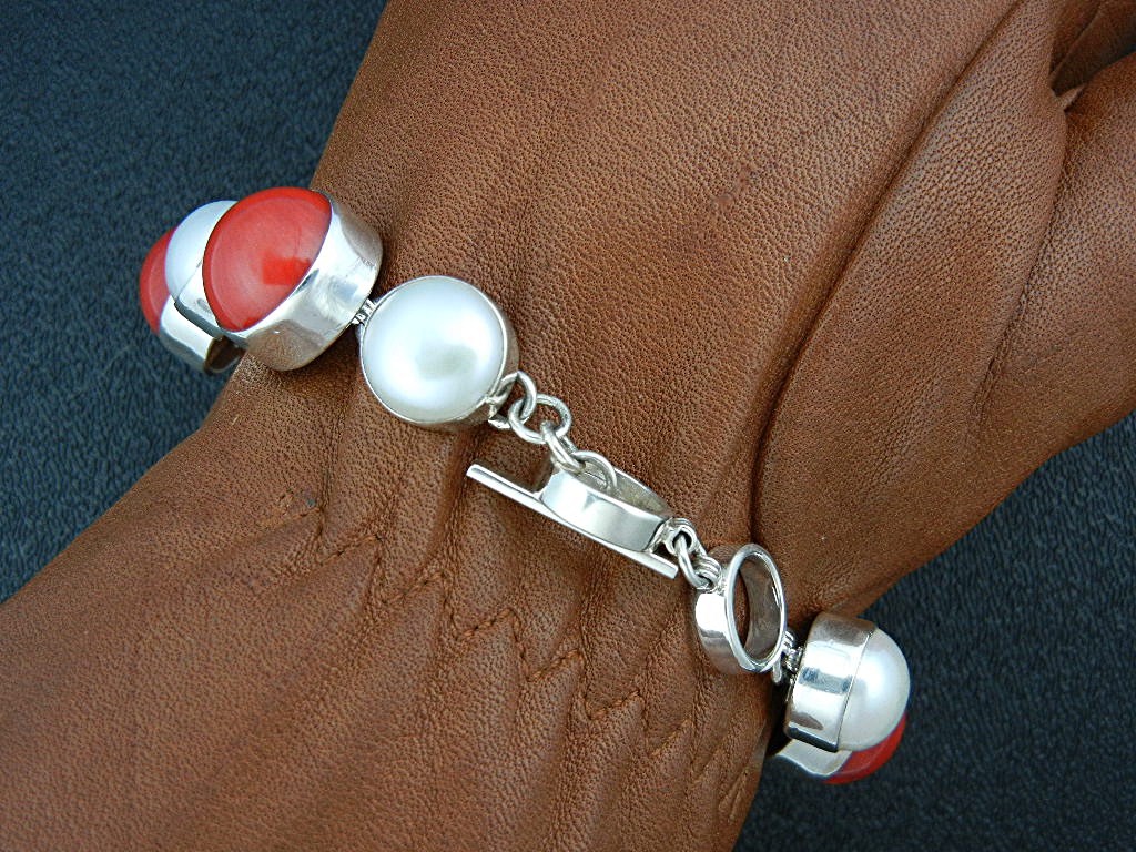 Coral Mabe Pearl Sterling Silver Togge Clasp Bracelet