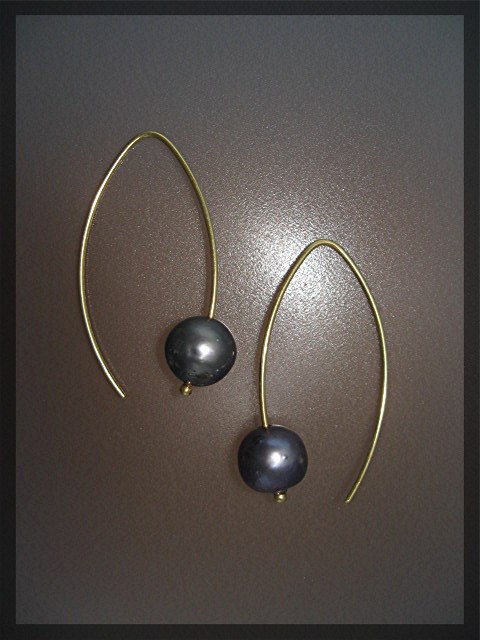 Earrings Gold Wire 10mm Grey Pearl Pierced