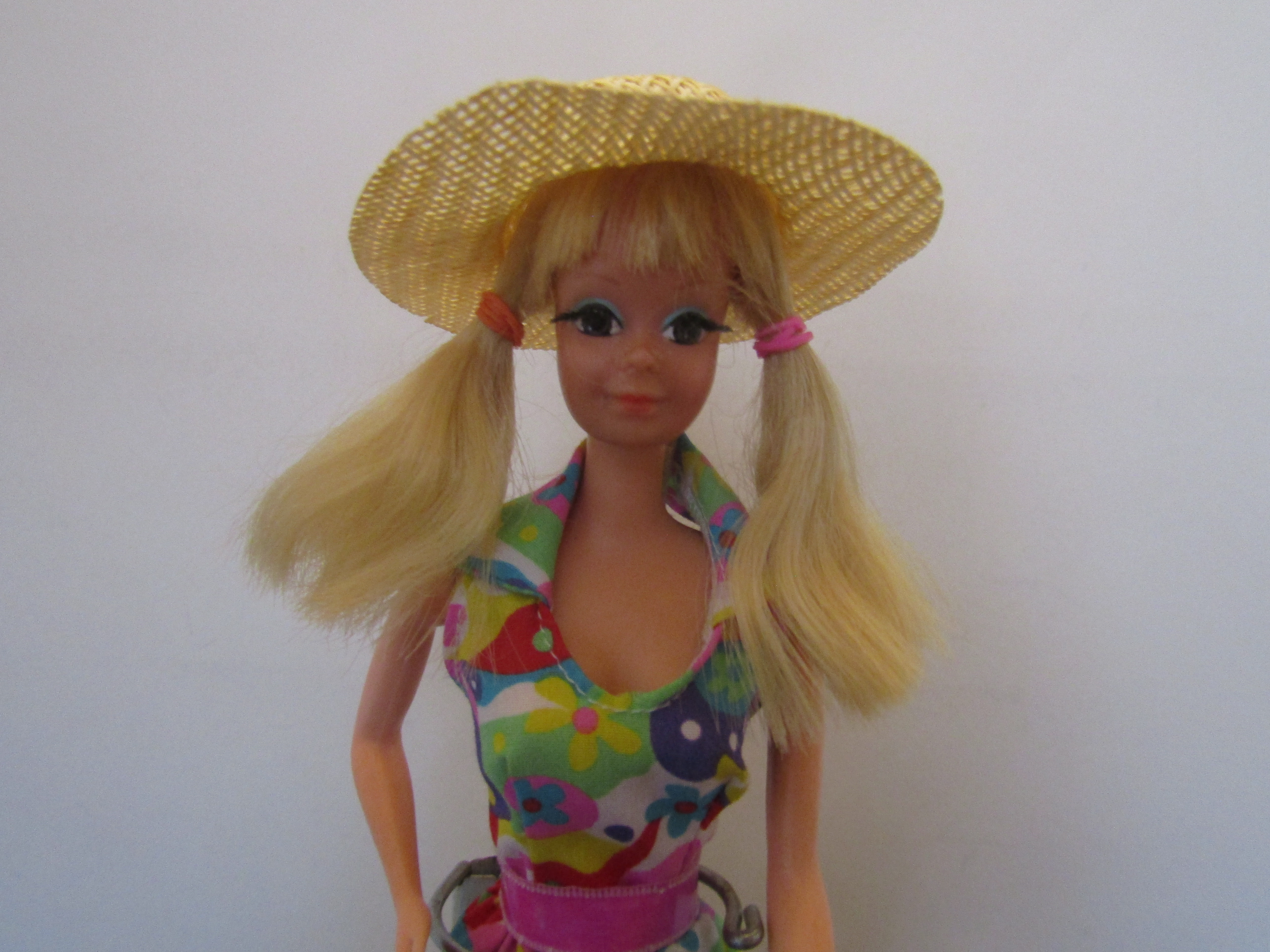 Vintage Fashion Barbie Doll Mattel Korea 1