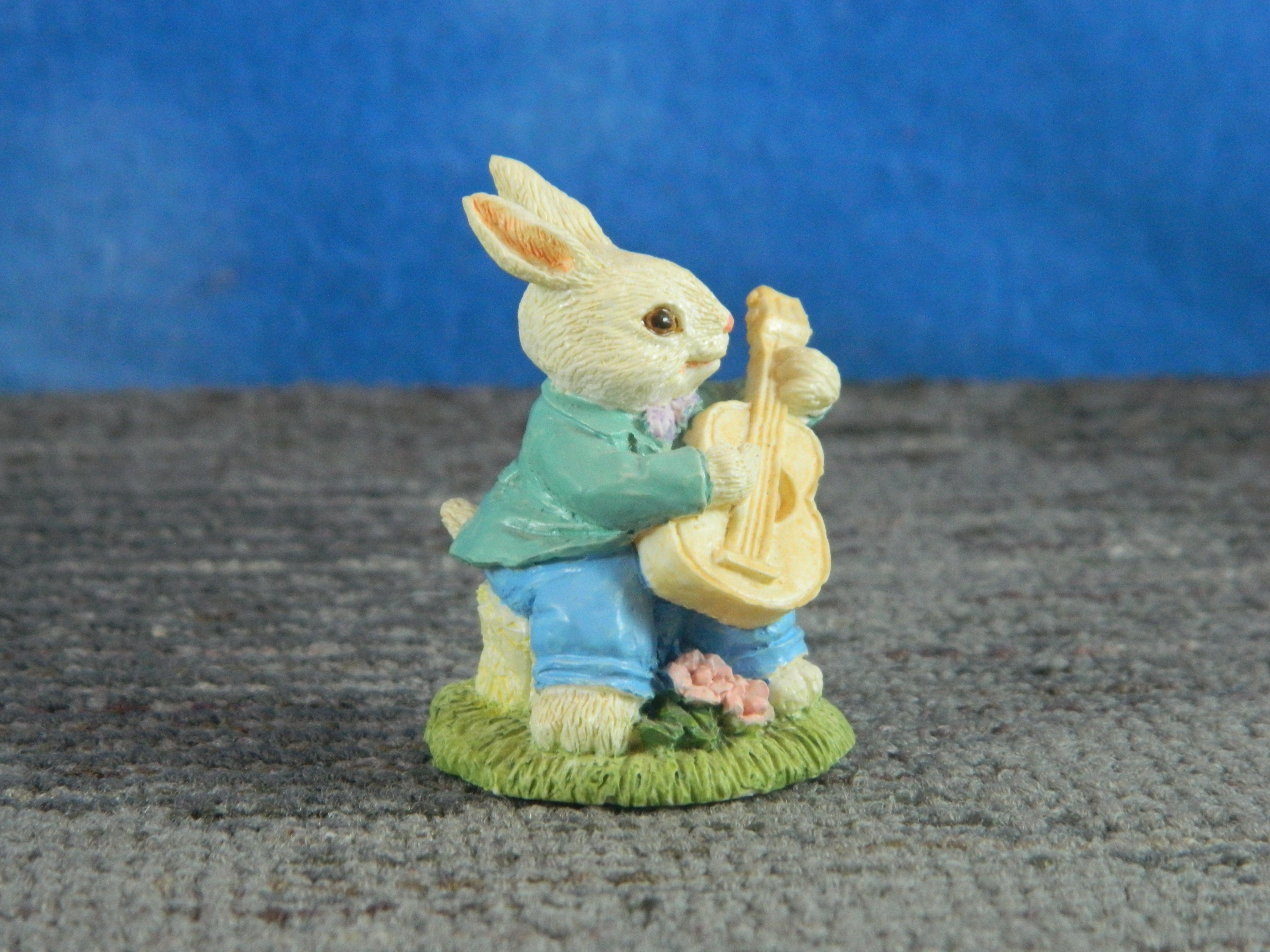 Enesco Miniature Resin Bunny Playing Guitar