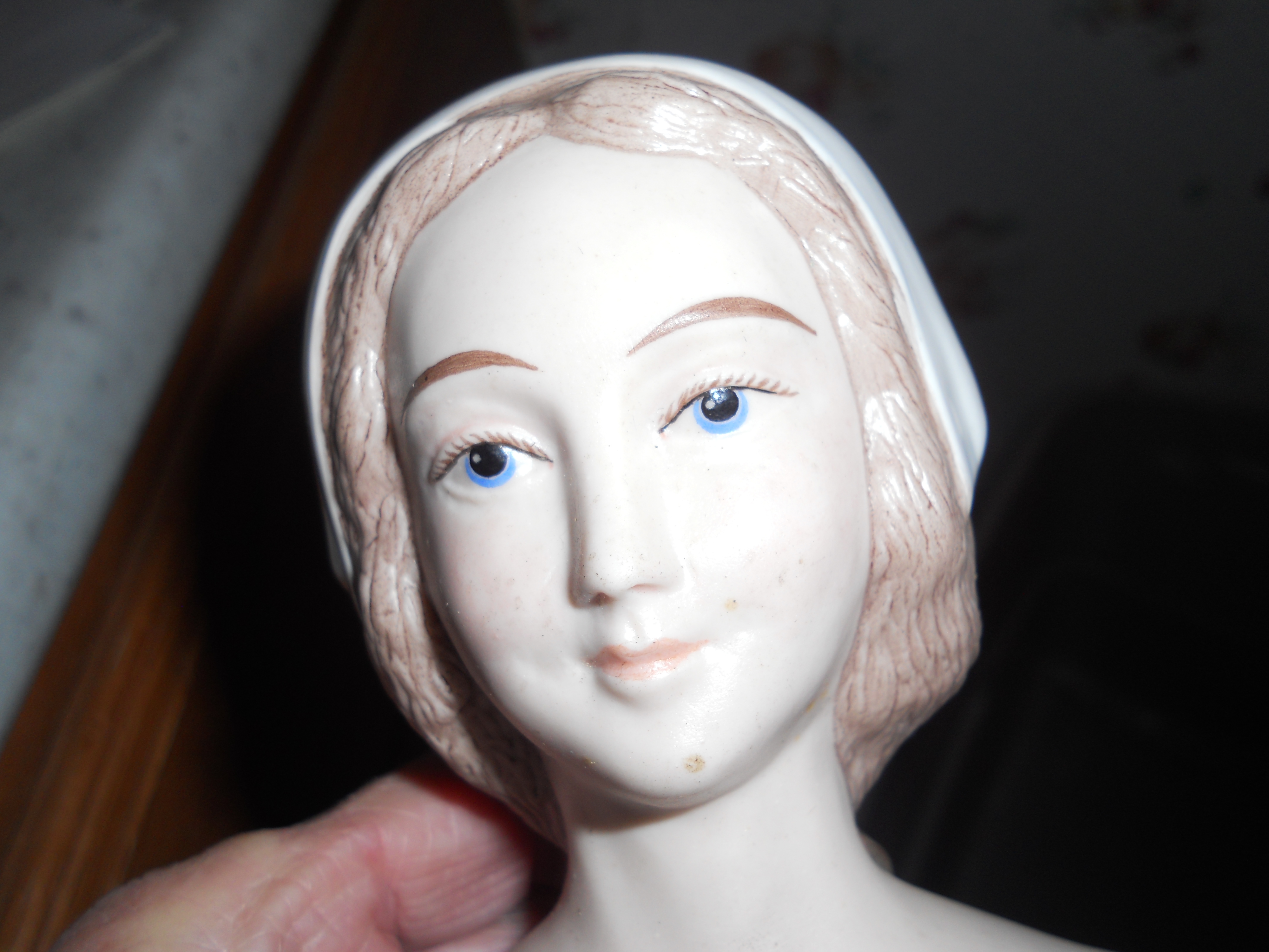 Diana Crosby Ye Boston Maid Doll Head