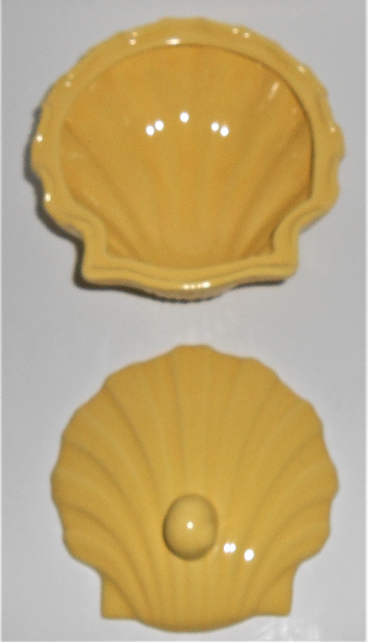 Franciscan Pottery Catalina Rancho Gloss Yellow Chowder