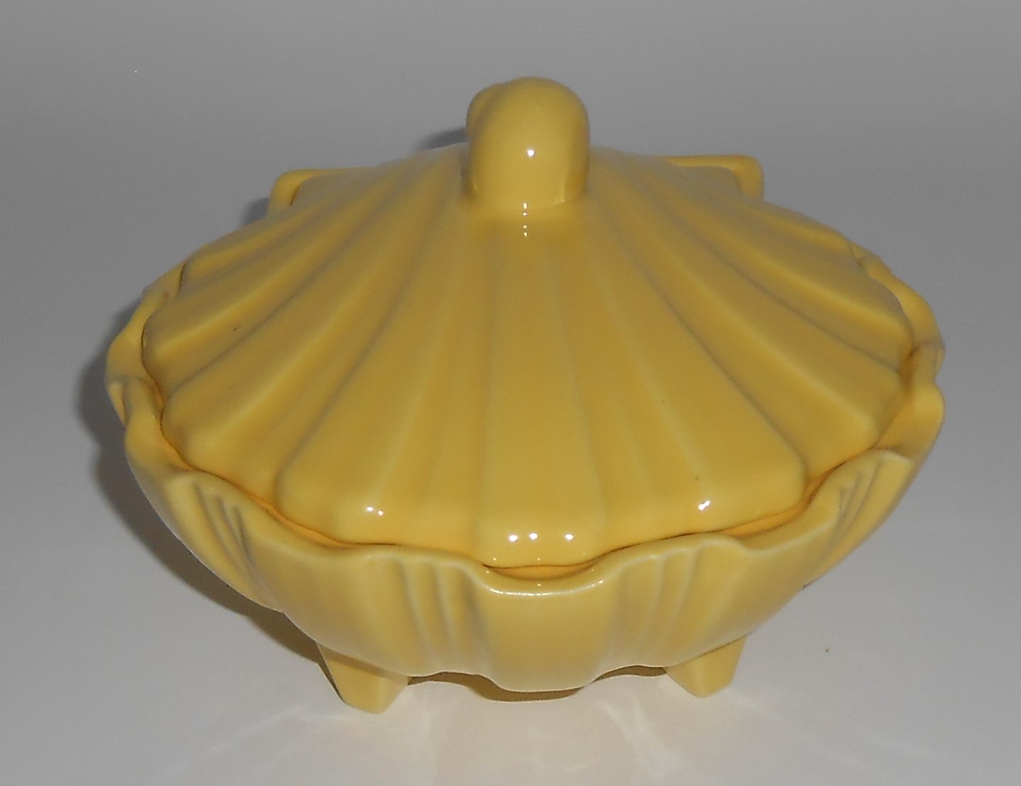 Franciscan Pottery Catalina Rancho Gloss Yellow Chowder