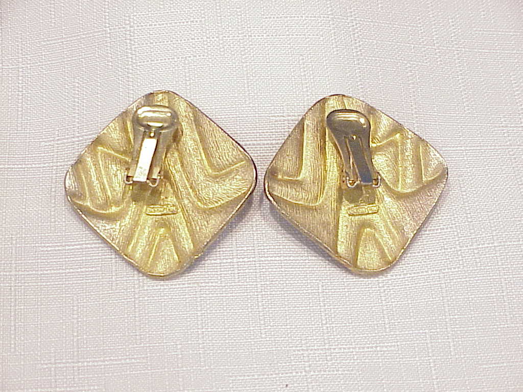 Large Enamel And Gold Rhinestone Clip Earrings Signed Don-Lin