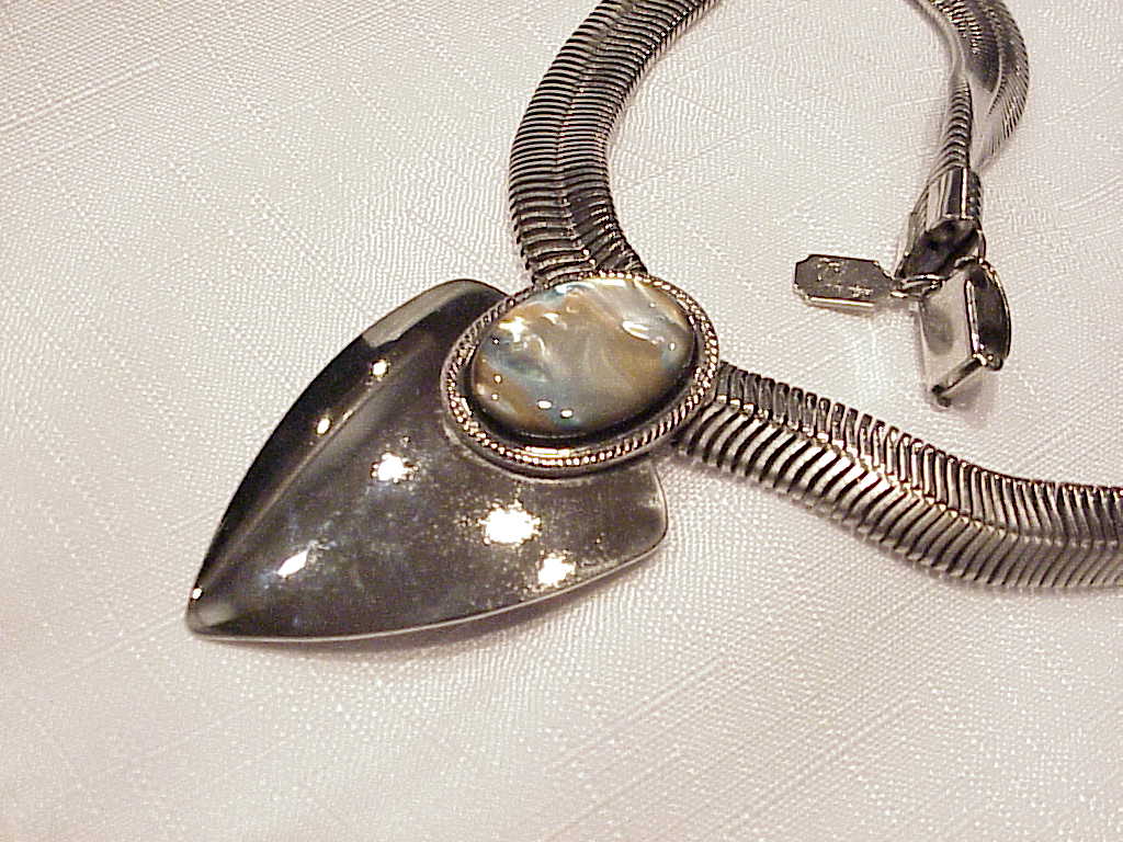 Designs By Paula Southwestern Style Silver Tone Lucite Necklace