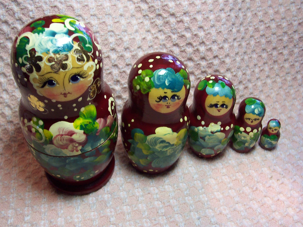Nesting Dolls Set of 5 Dolls Wooden Painted