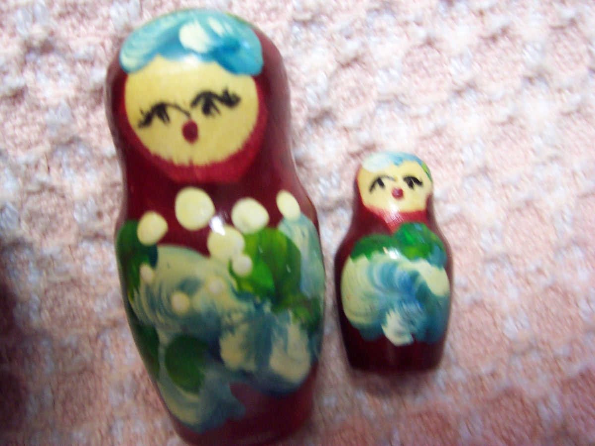 Nesting Dolls Set of 5 Dolls Wooden Painted