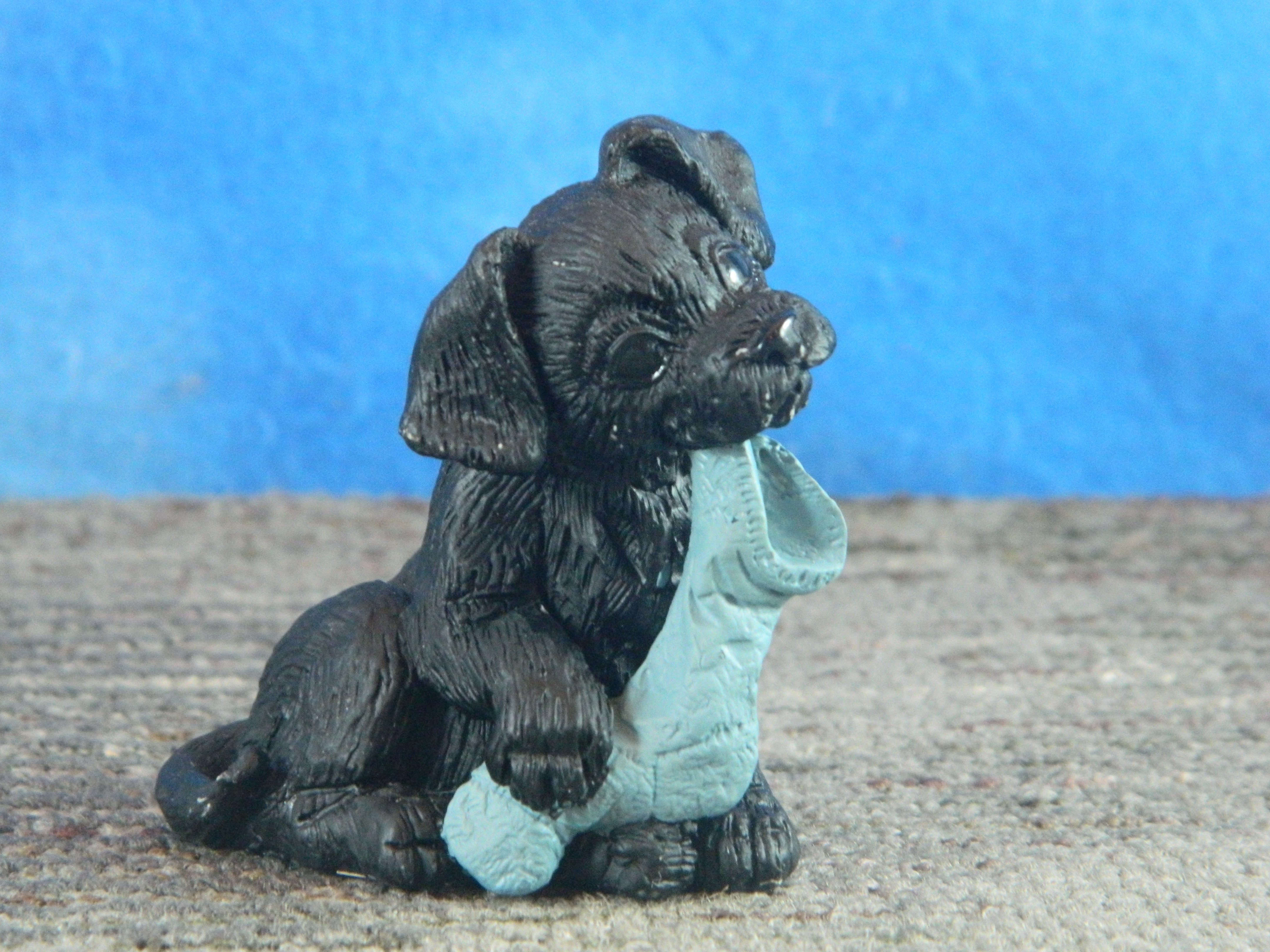 Enesco Kathy Wise Resin Black Lab with Blanket