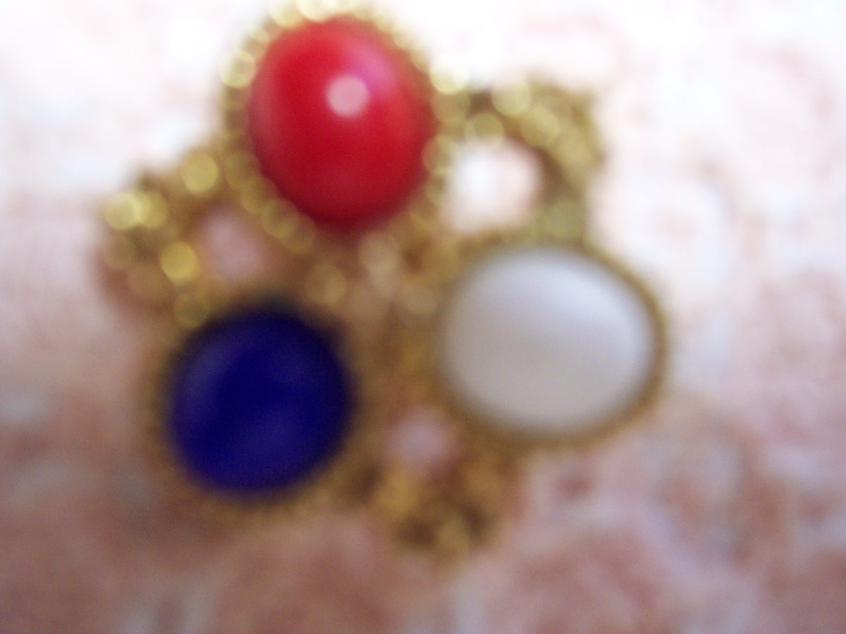 Sarah Coventry Pin Earring Set red white blue