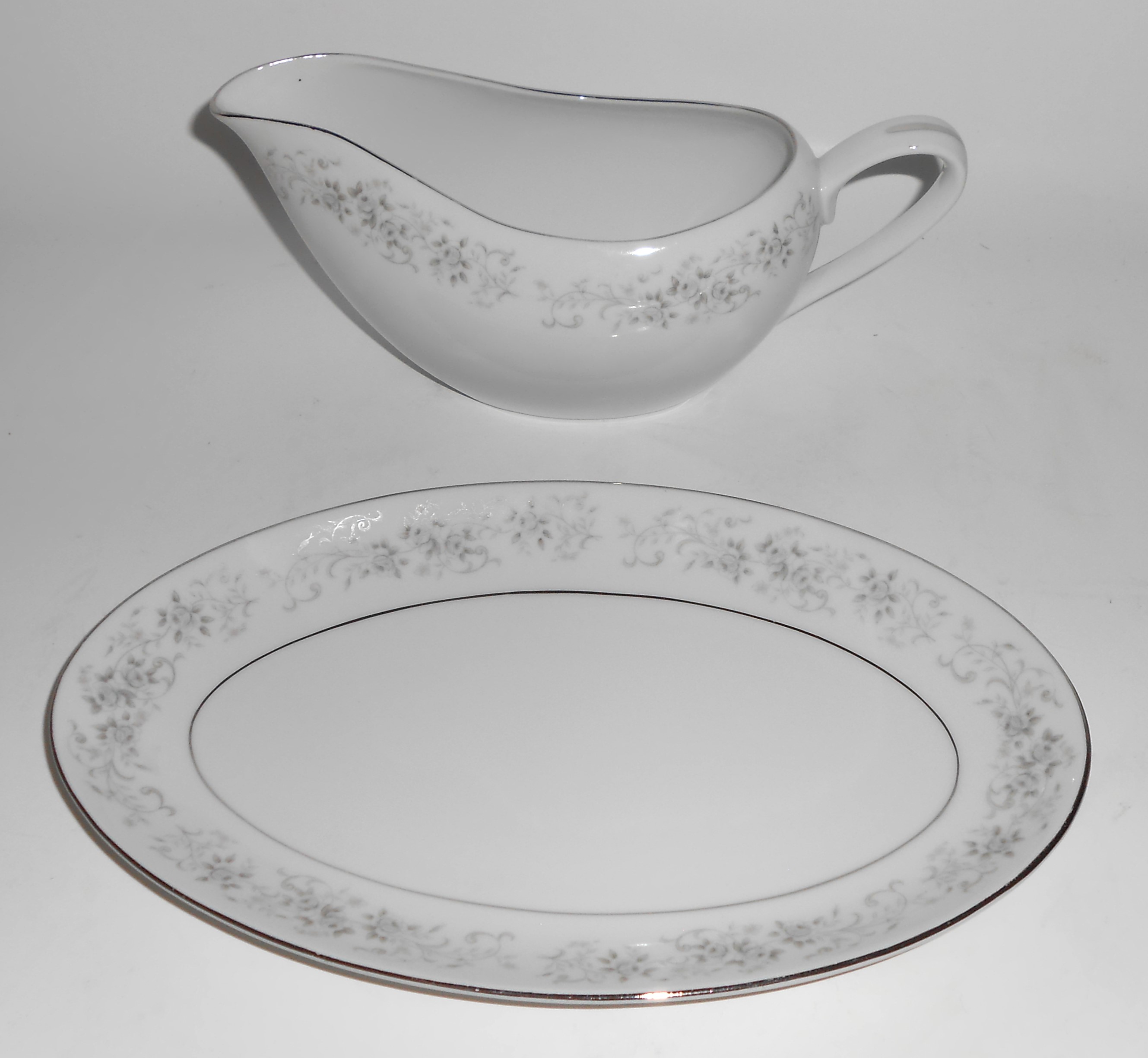 Camelot Porcelain China Platinum Band Carrousel Gravy B