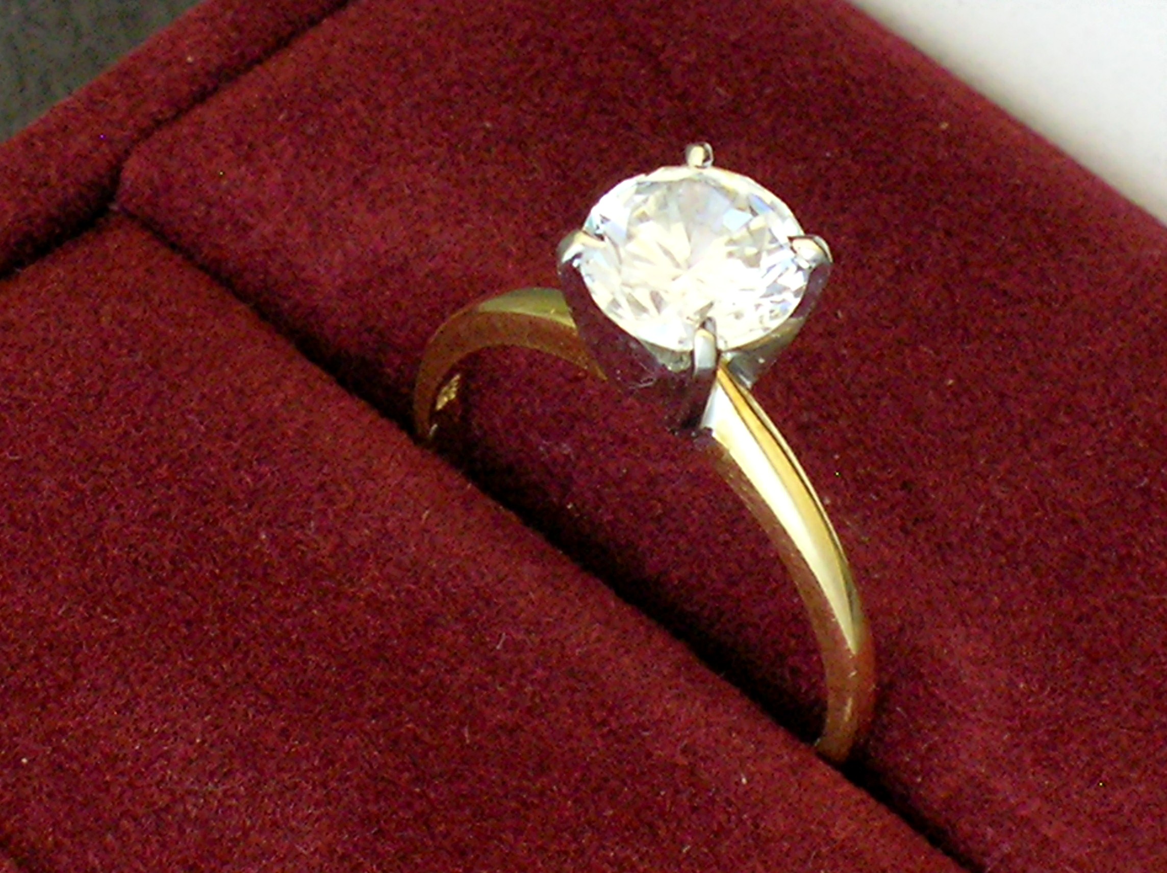 Ring Moissanite 1 CT and 14K Gold Tiffany Set