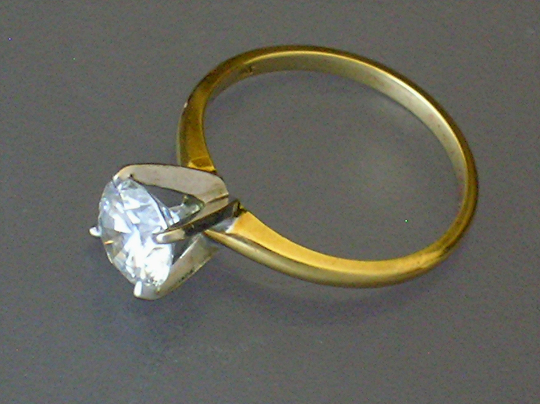 Ring Moissanite 1 CT and 14K Gold Tiffany Set