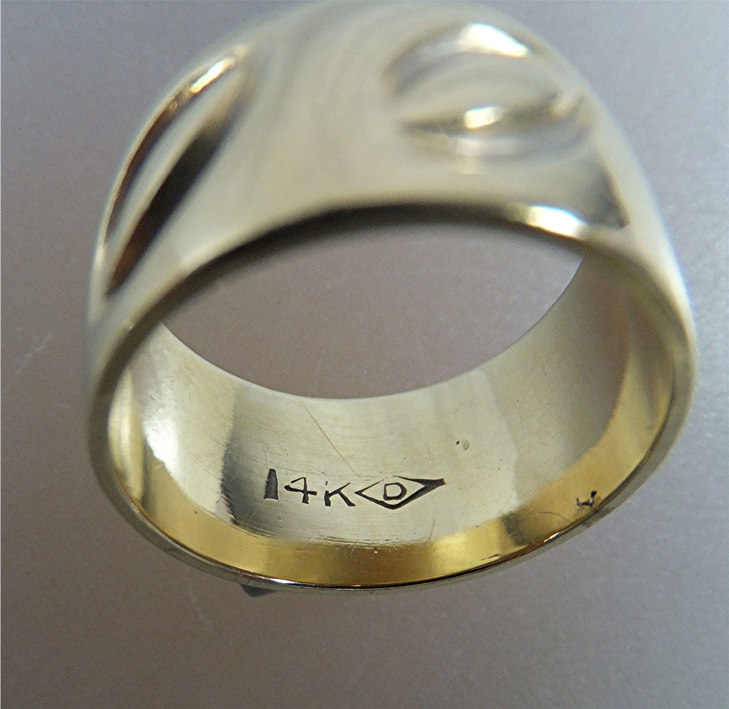 Ring 14K Gold Wededing band Signed D