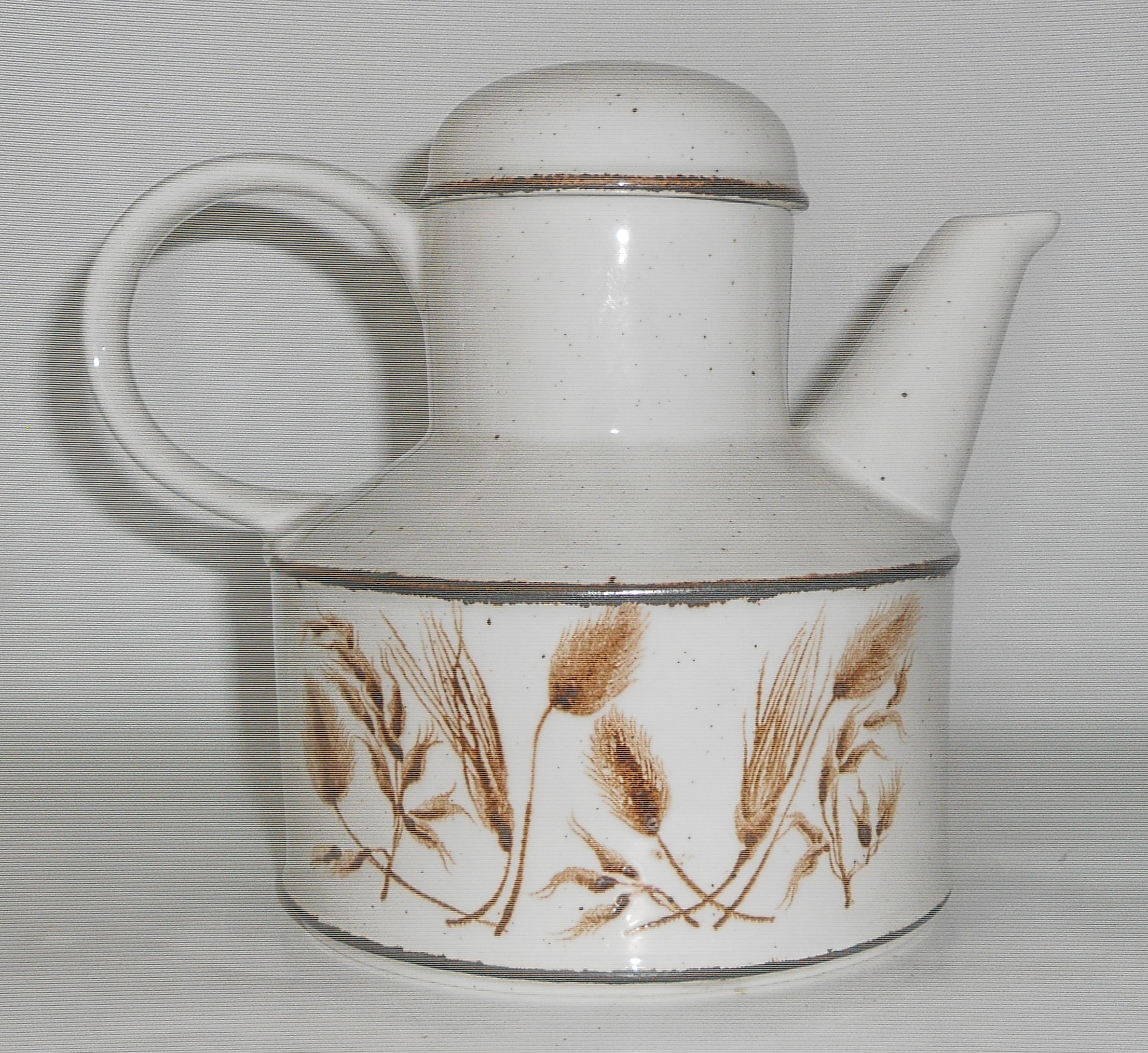 Midwinter Pottery Stonehenge Wild Oats Teapot w/Lid