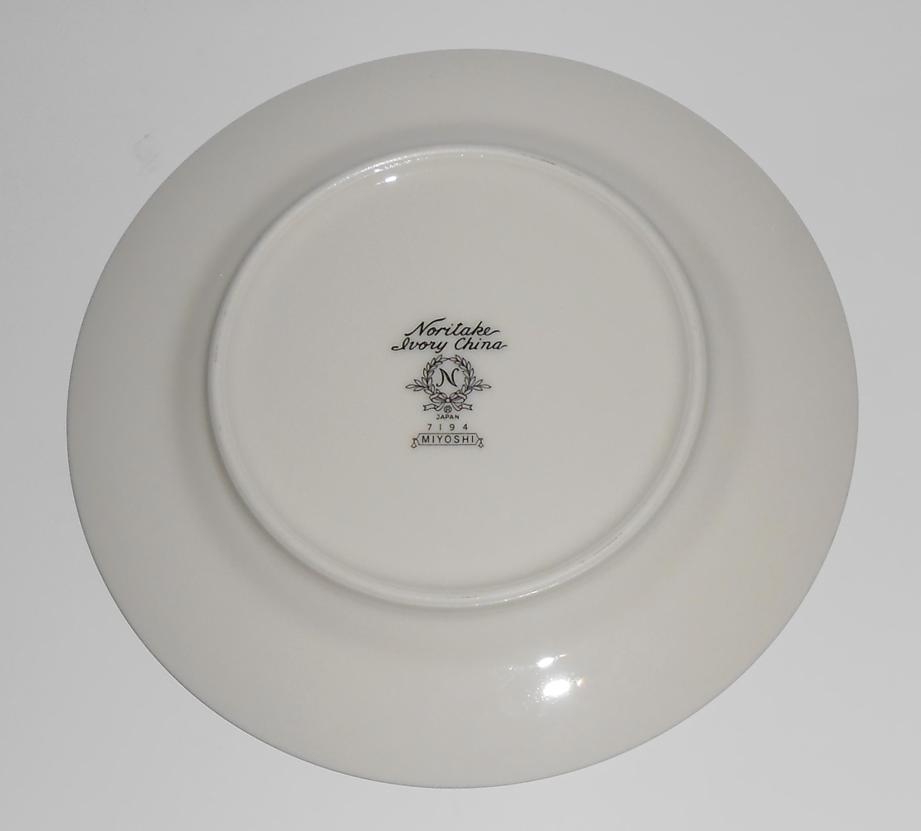 Noritake China Porcelain Miyoshi 7194 Gold Bread Plate
