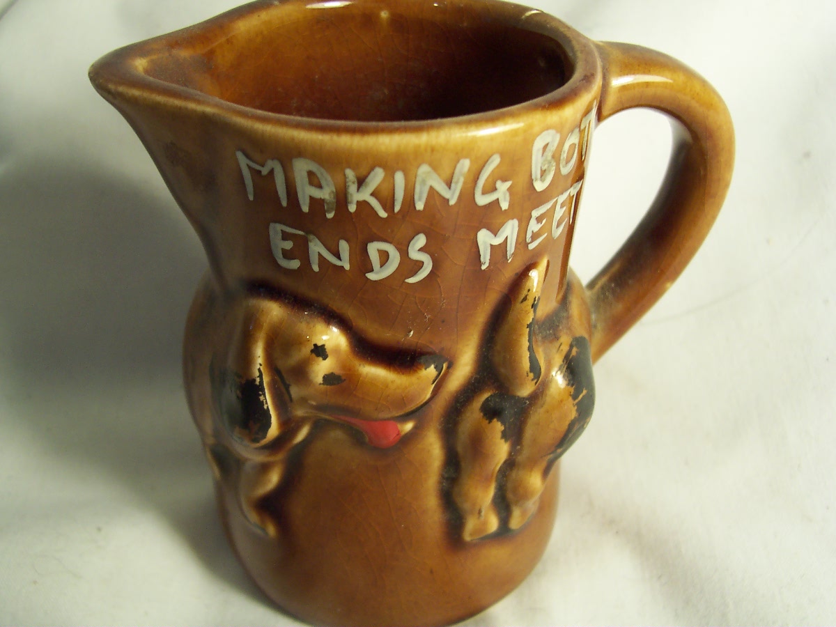 Dauchand Dog Pitcher England both ends meet