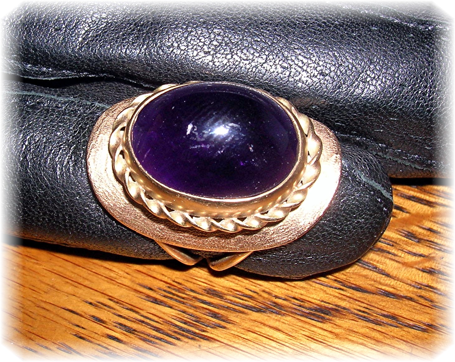 Ring 14K Gold  Deep Purple Oval Cabochon Amethyst