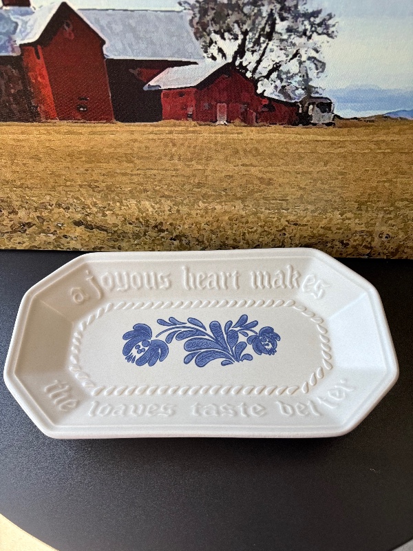 Pfaltzgraff Yorktowne Pattern Bread Payter Bread Tray