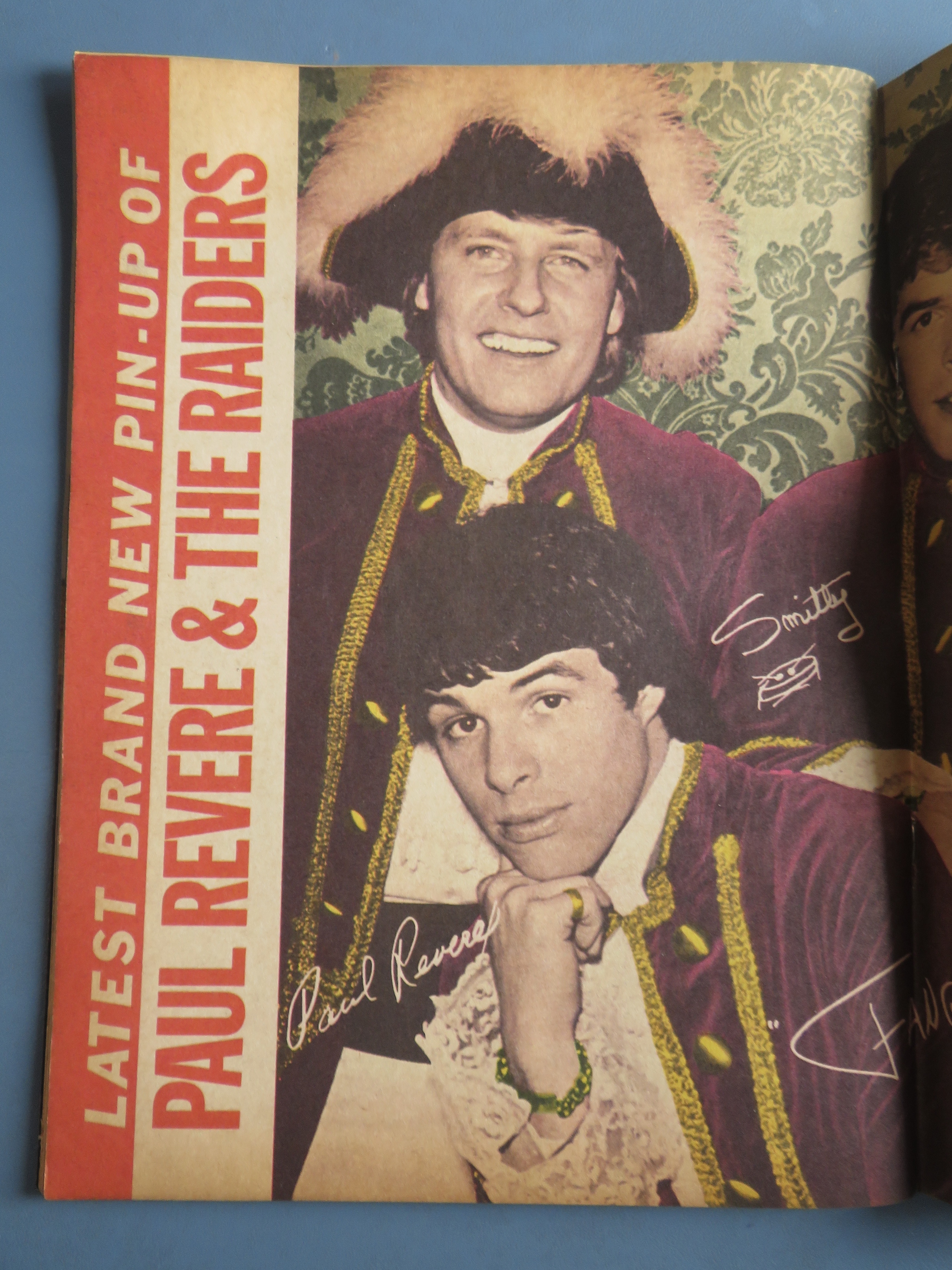 16 Magazine September 1966 Beatles & Raiders