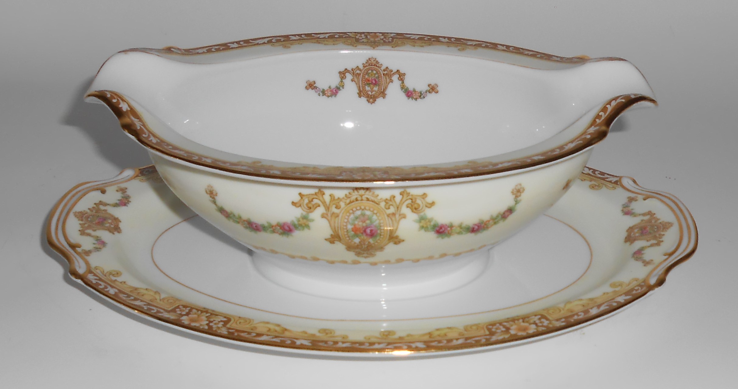 Noritake Porcelain China Camellia W/Gold Gravy Bowl Flo