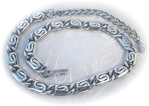 17 1/2 Inch Vintage  Silvertone Necklace