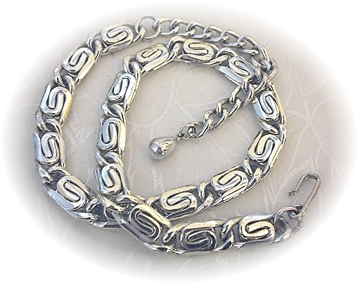 17 1/2 Inch Vintage  Silvertone Necklace