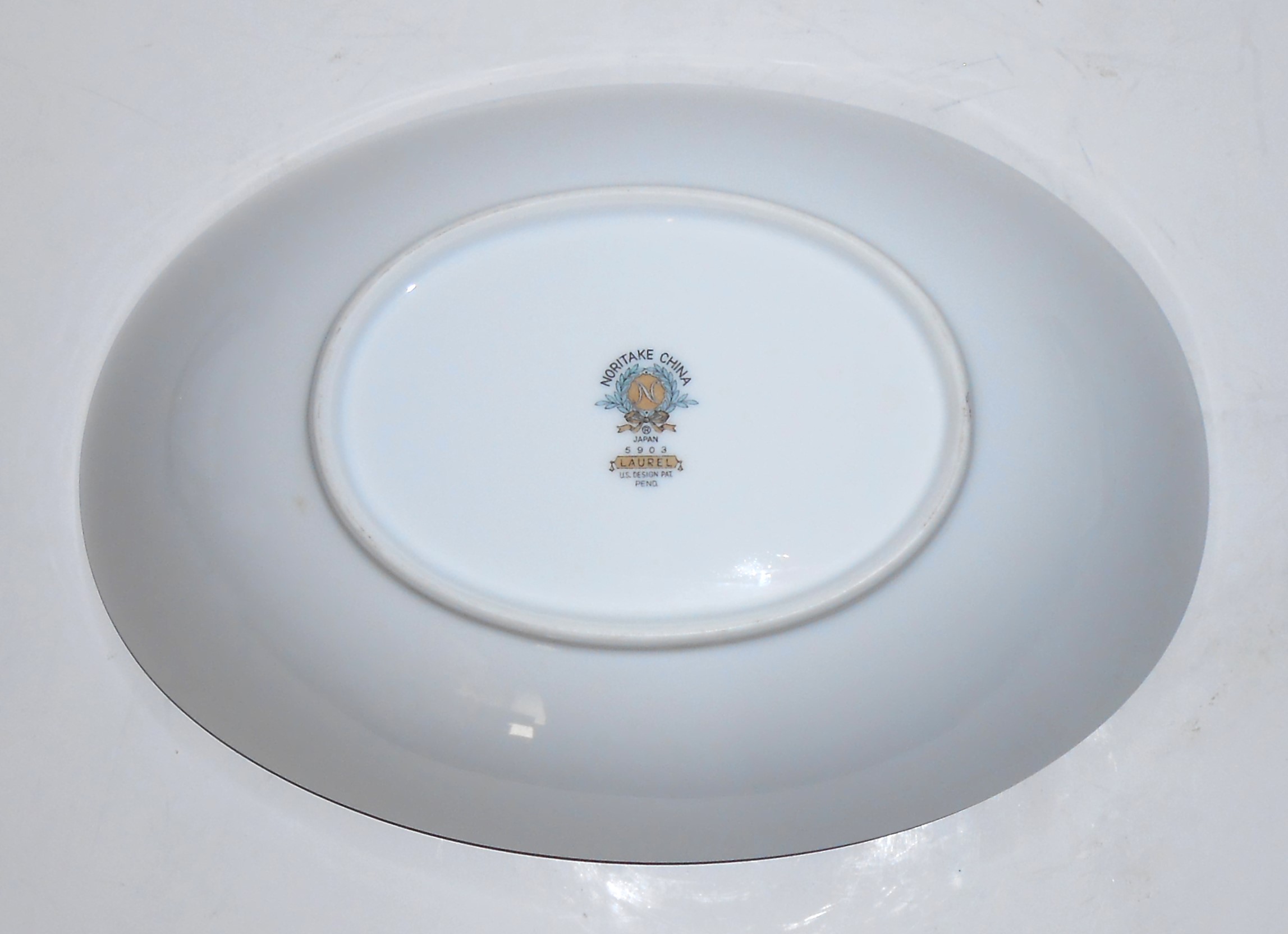 Noritake China Porcelain Laurel w/Gold 5903 Oval Vegeta