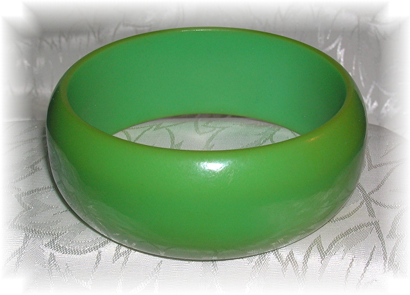 Bakelite Apple Green Bangle Bracelet 1 Inch Wide