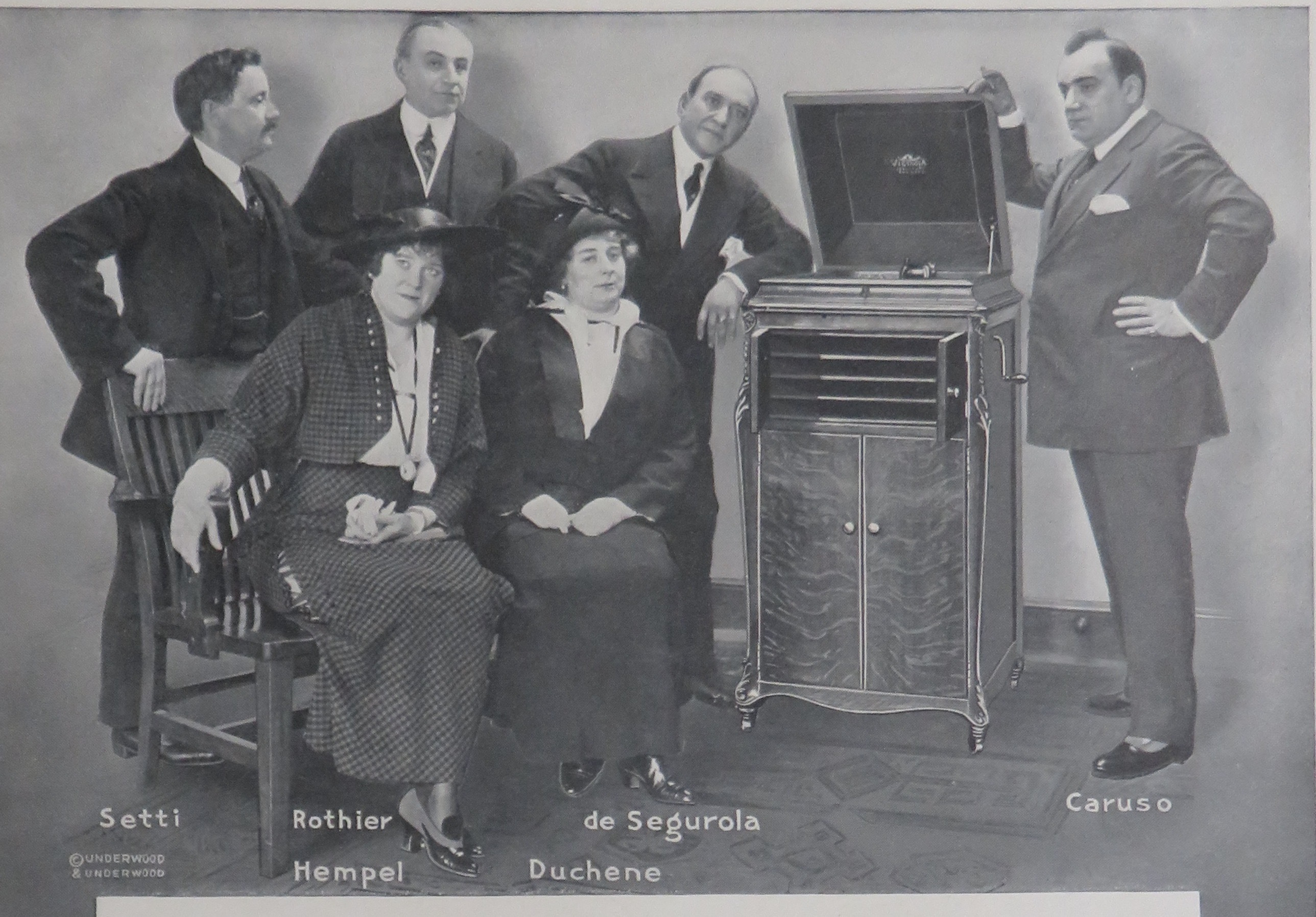 1914 Victor Talking Machine with Victrola with Caruso