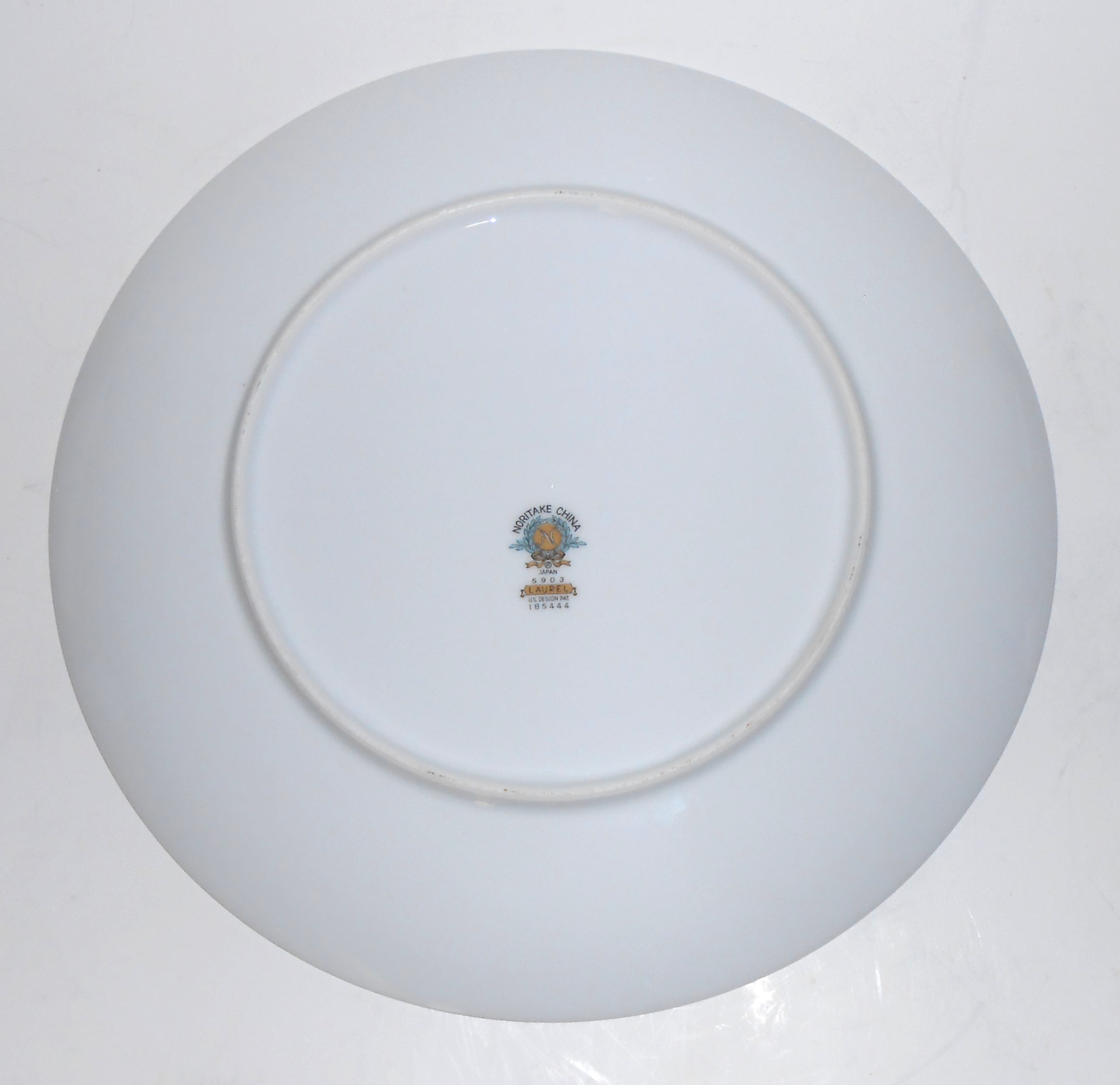 Noritake China Porcelain Laurel w/Gold 5903 Dinner Pla