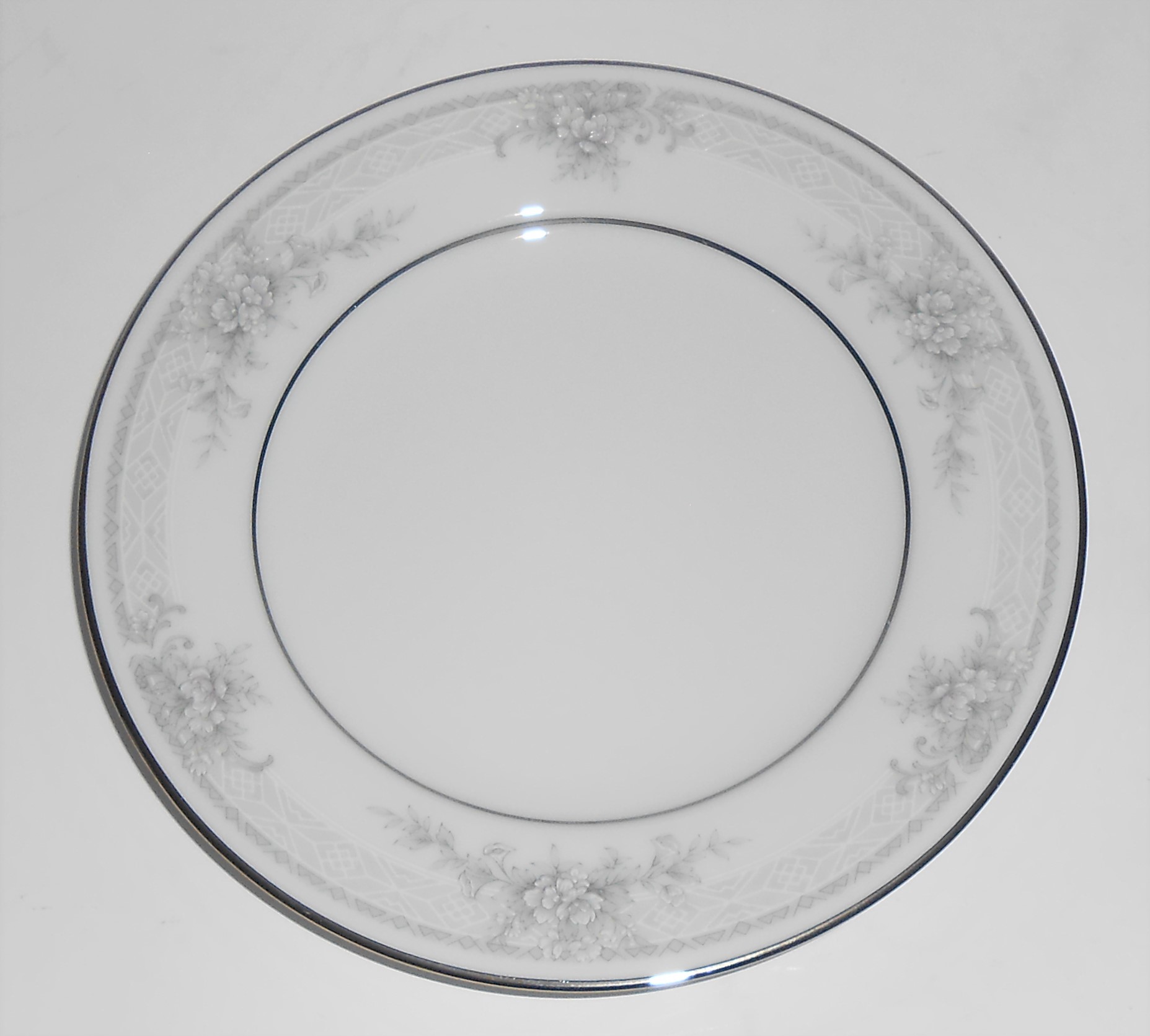Noritake Porcelain China Sweet Leilani w/Platinum Bread