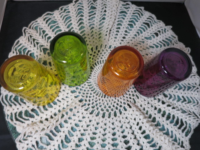 Pasabache 6 fluid ounce circle polka dot set of 4 juice glasses