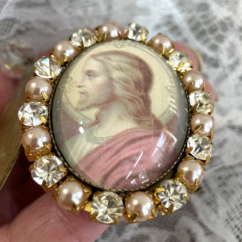 Vintage Jesus Christ Rhinestone Cameo Locket, Catholic Pearl Necklace Christian Prayer Shrine