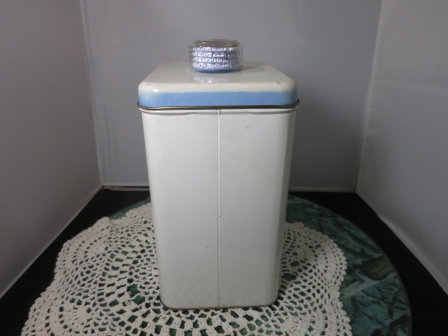 Vintage Luce Corporation Blue Magic Moisture Absorbers Tin