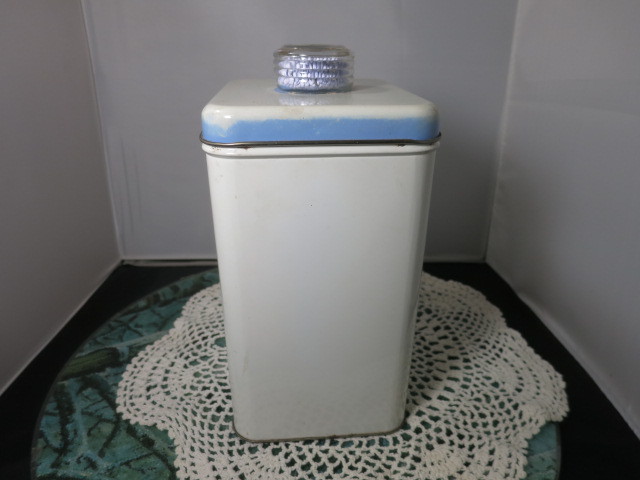 Vintage Luce Corporation Blue Magic Moisture Absorbers Tin