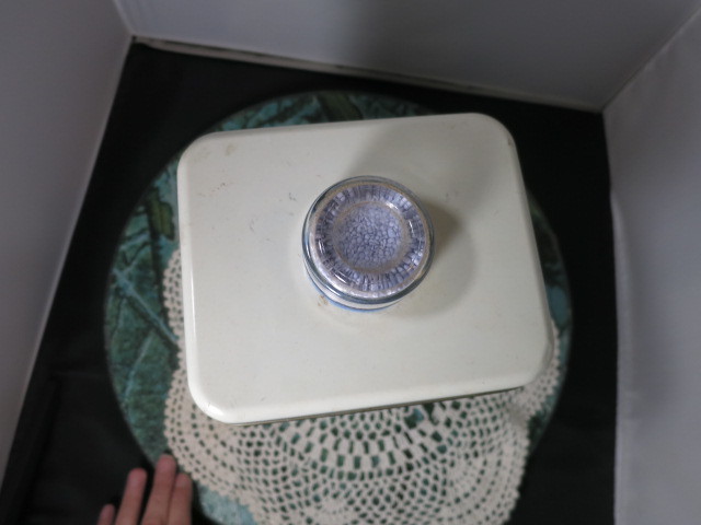 Vintage Luce Corporation Blue Magic Moisture Absorbers Tin