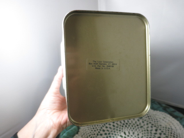 Vintage Luce Corporation Blue Magic Moisture Absorbers Tin
