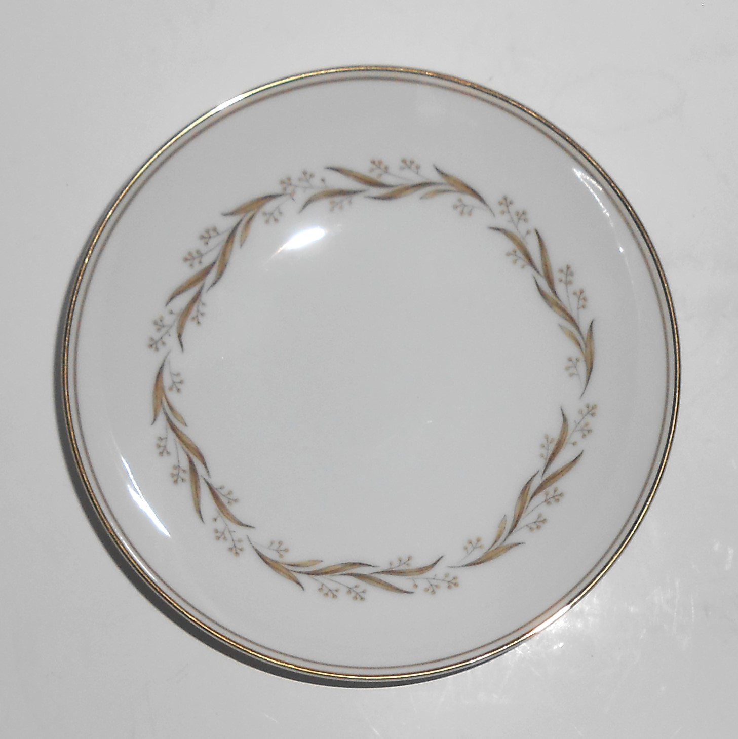 Noritake China Porcelain Laurel w/Gold 5903 Fruit Bowl