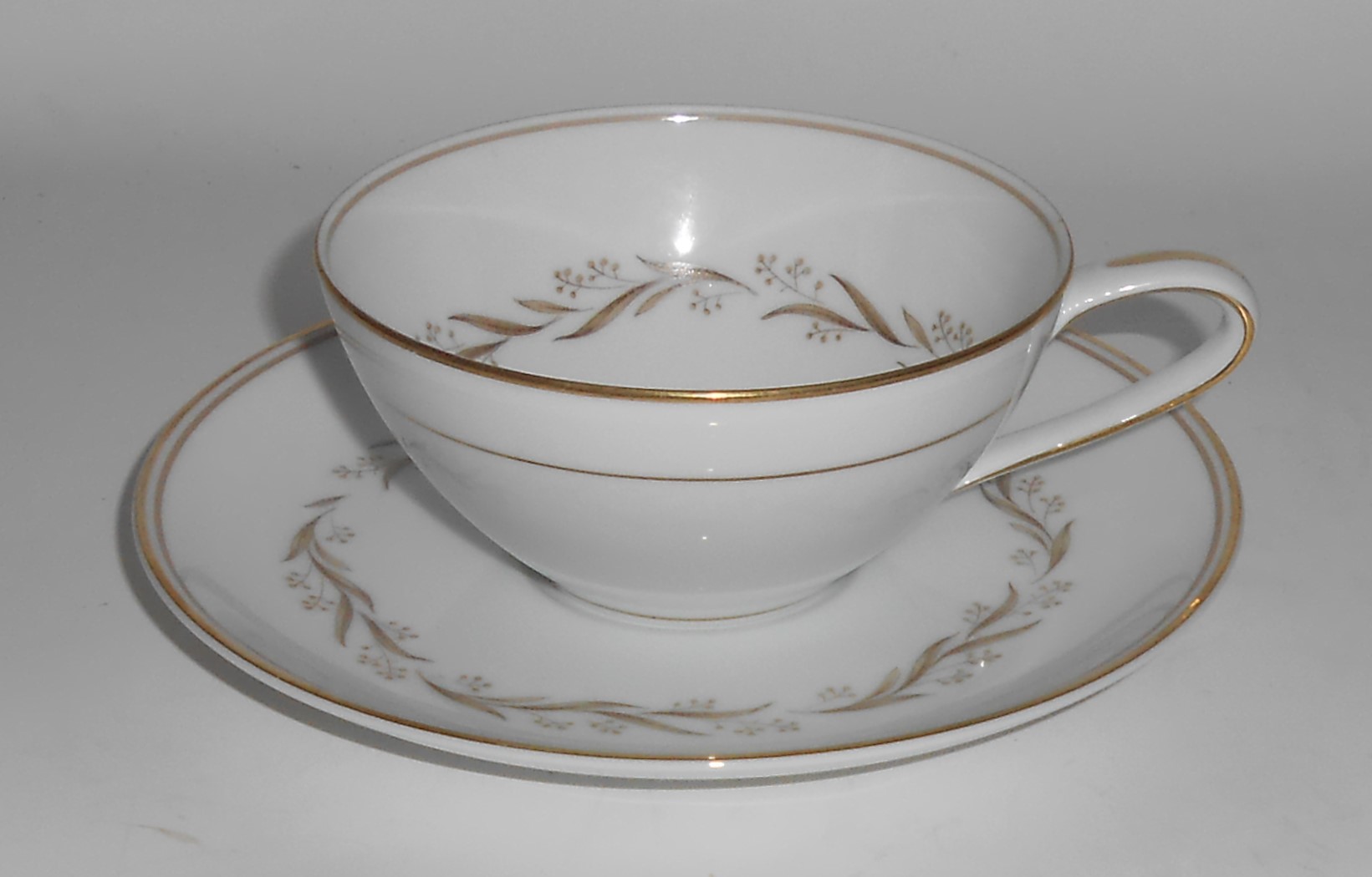 Noritake China Porcelain Laurel w/Gold 5903 Cup & Sauce