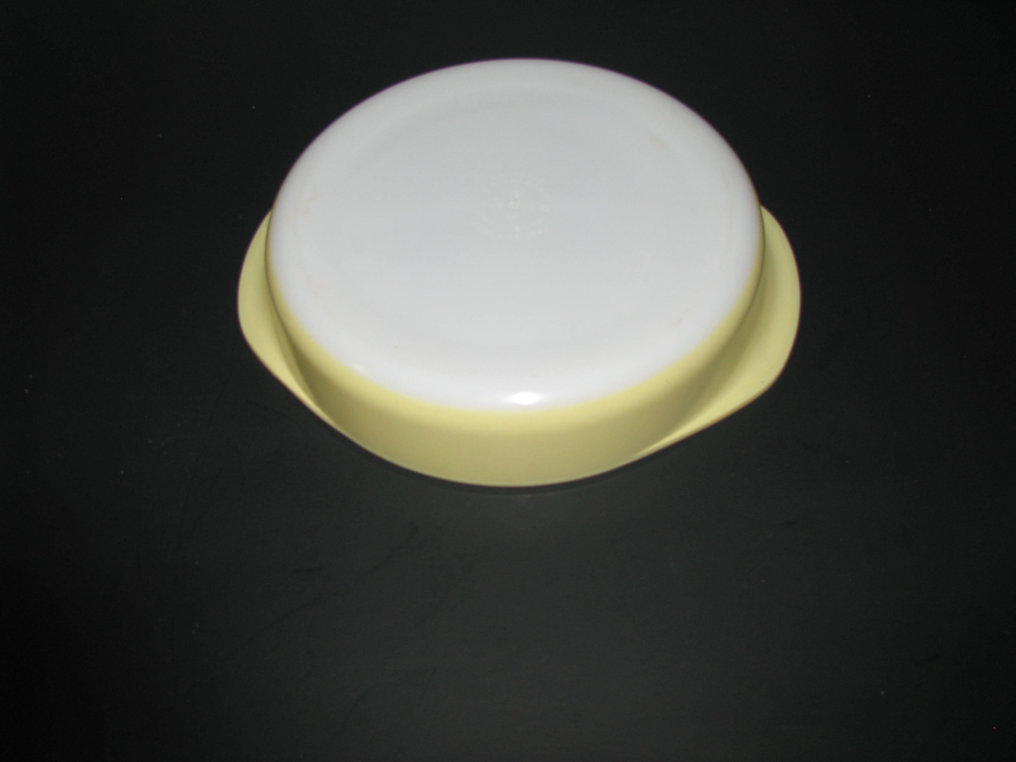 Vintage Pyrex Yellow Round Cake Pan