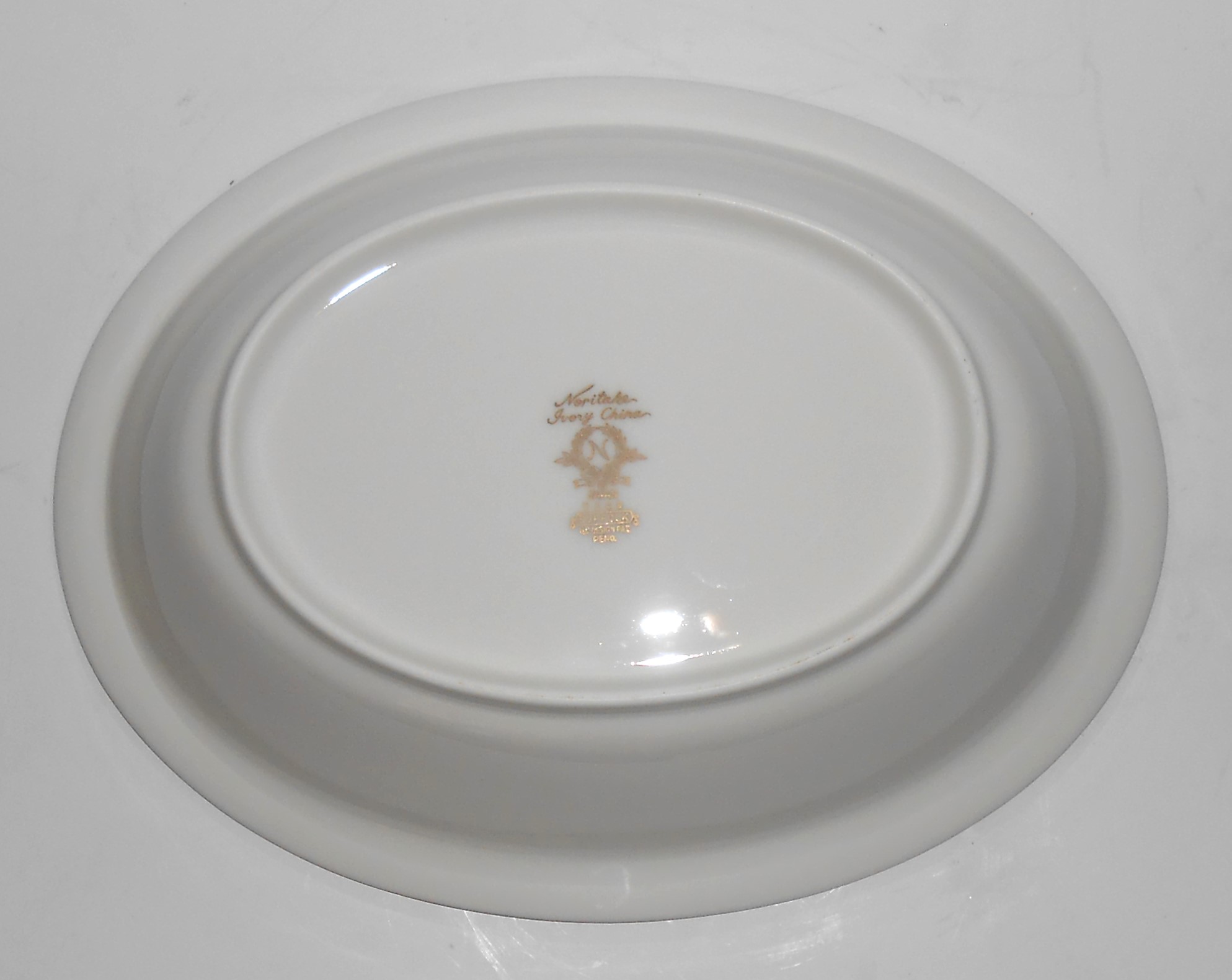 Noritake China Porcelain 7549 Suffolk Oval Vegetable Bo