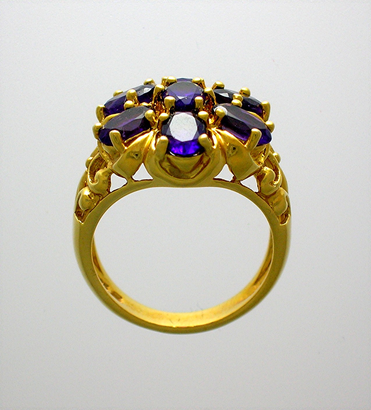 10K Yellow Gold Red Garnet Dome 7ct Ring