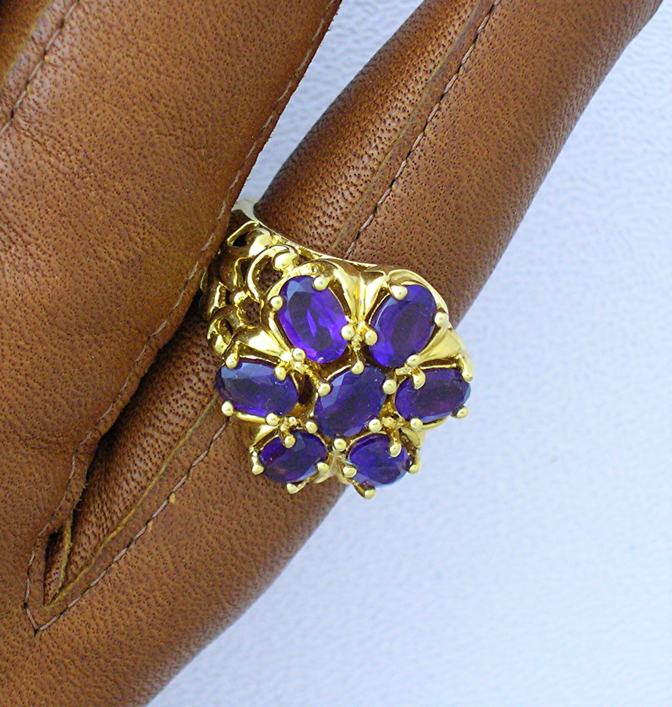 10K Yellow Gold Red Garnet Dome 7ct Ring